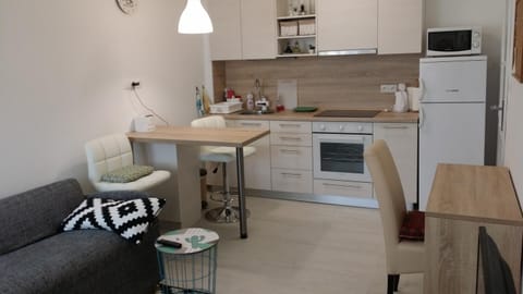 Dining area, Communal kitchen