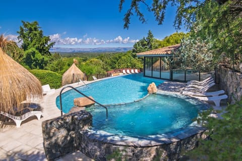 Hot Tub, Swimming pool
