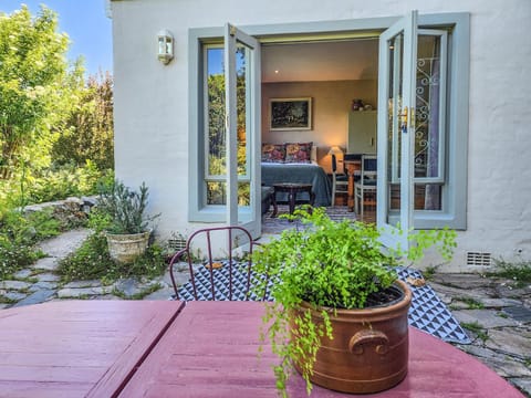 Facade/entrance, Dining area, Bedroom, Garden view