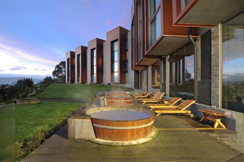 Patio, Hot Tub, Garden view, Lake view