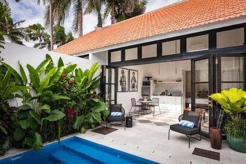 Patio, Garden, Swimming pool, Swimming pool