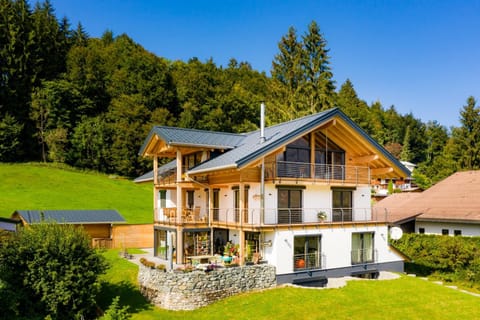 "Landhaus Panorama" - Luxuriöse Ferienwohnungen in bester Lage für gehobene Ansprüche Apartment in Oberstdorf