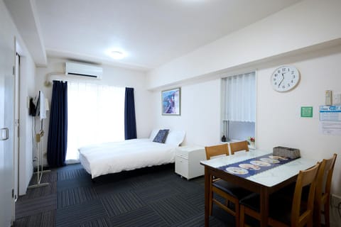 Bed, TV and multimedia, Living room, Seating area