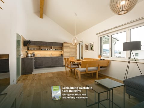 Kitchen or kitchenette, Seating area, Dining area