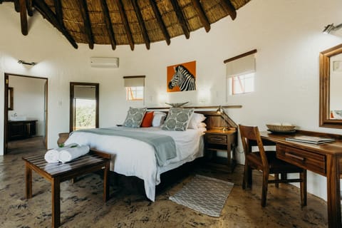 Property building, Bed, Photo of the whole room, Bedroom