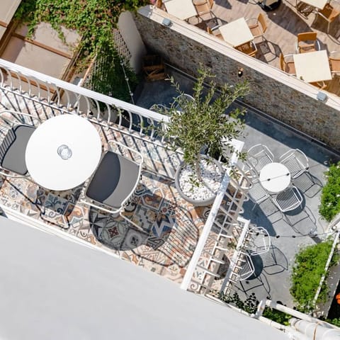 7Br 7 En-suite seafront house jacuzzi House in Saint Julians