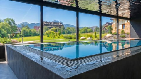 Natural landscape, Mountain view, Pool view, Swimming pool, sunbed