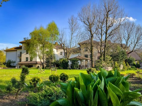 Property building, Garden, Garden view