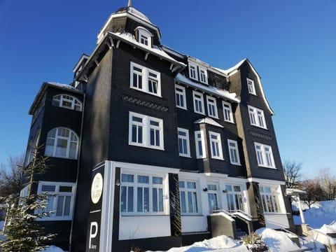 Property building, Winter