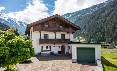Landhaus Tyrol Apartment in Mayrhofen