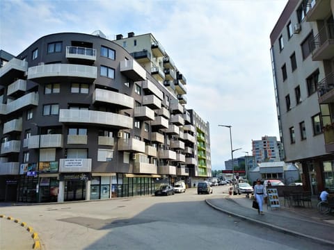 Property building, Neighbourhood, Area and facilities