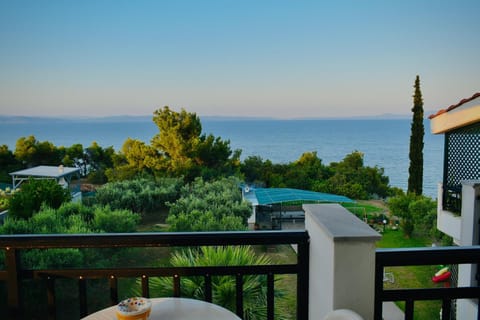 View (from property/room), Balcony/Terrace, Sea view