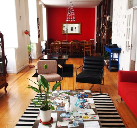 Living room, Seating area