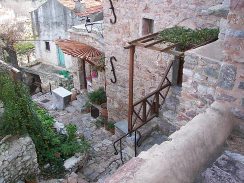 Property building, Balcony/Terrace, Landmark view