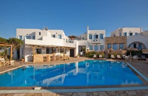 Facade/entrance, Swimming pool, Swimming pool