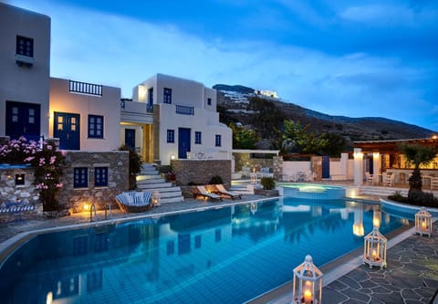 Property building, Swimming pool