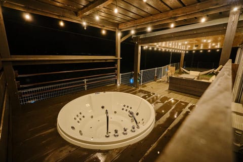 Hot Tub, Balcony/Terrace, Balcony/Terrace