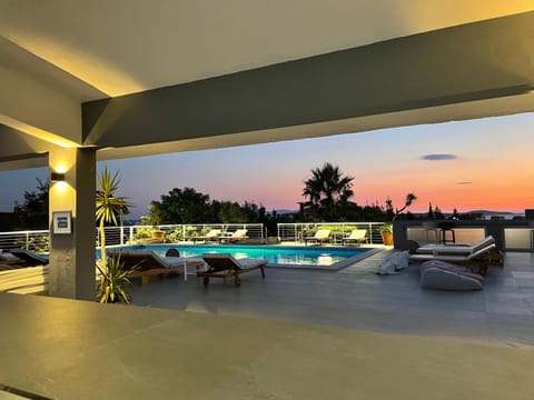 Natural landscape, View (from property/room), Pool view, Swimming pool, Sunrise, Sunset, sunbed