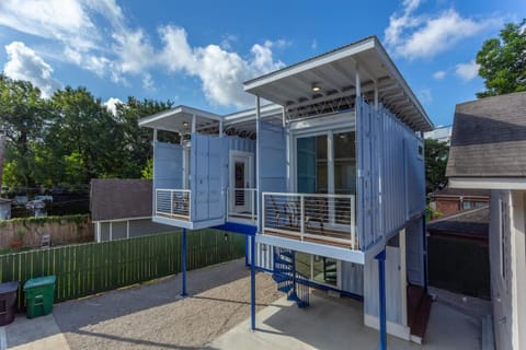 East Downtown Micro-luxe Container Living Pod #9 Apartment in Houston