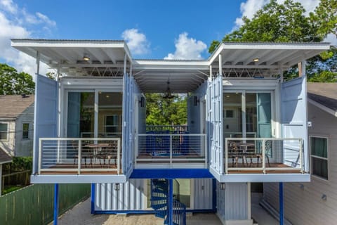 East Downtown Micro-luxe Container Living Pod #9 Apartment in Houston