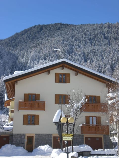 Appartamenti Meoti Apartment in Pellizzano