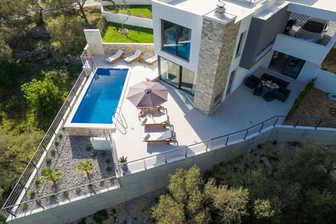 Property building, Bird's eye view