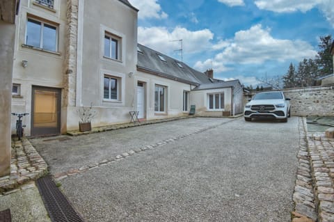 Property building, Parking