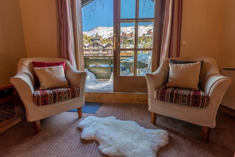 Living room, Landmark view, Mountain view