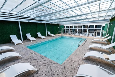 Swimming pool, Swimming pool