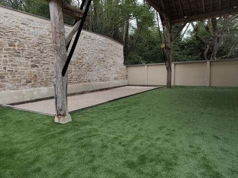 Le Bacchus House in Chablis