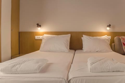 Kalypso Studios & Rooms Apartment in Palaiochora