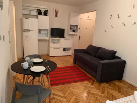 Communal lounge/ TV room, TV and multimedia, Living room, Seating area, Dining area