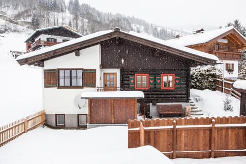 Facade/entrance, Winter, On site