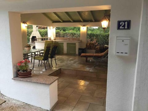 Patio, Kitchen or kitchenette