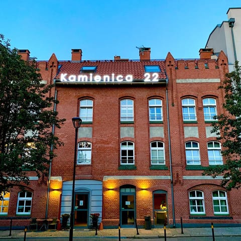Property building, Facade/entrance, Day