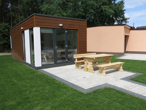 Patio, Day, Garden, Dining area, Garden view