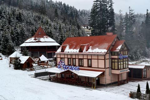 Facade/entrance, Winter