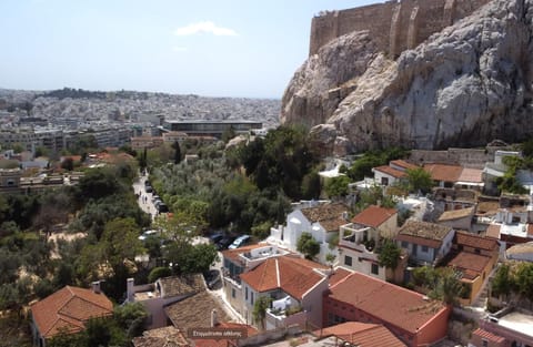 In the shadow of Acropolis Apartment in Plaka