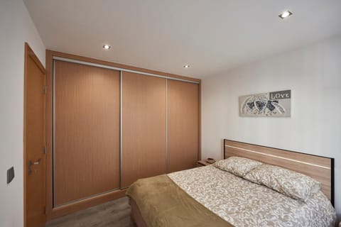 A L'Ombre du Pin "6" - Bright T2 near Disneyland and Paris, 1-4 Guests Apartment in Île-de-France