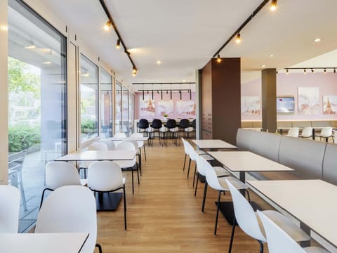 Meeting/conference room, Breakfast