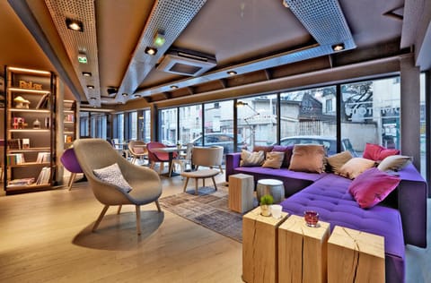 Restaurant/places to eat, Communal lounge/ TV room, Library, Lounge or bar, Banquet/Function facilities