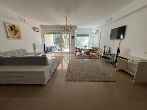 Balcony/Terrace, Living room, Dining area, Garden view