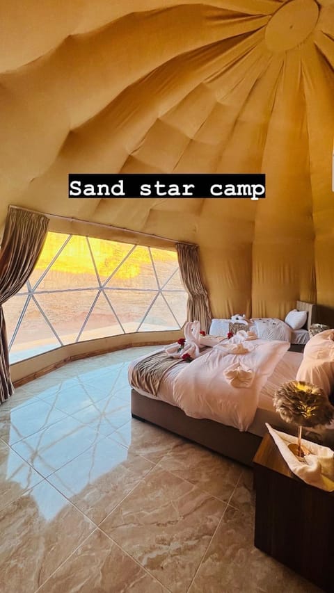 Bed, Natural landscape, Photo of the whole room, Bedroom