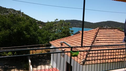 Property building, Internal: Not applicable to any particular room