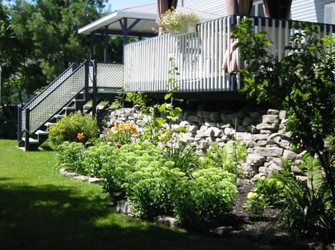 Facade/entrance, Garden
