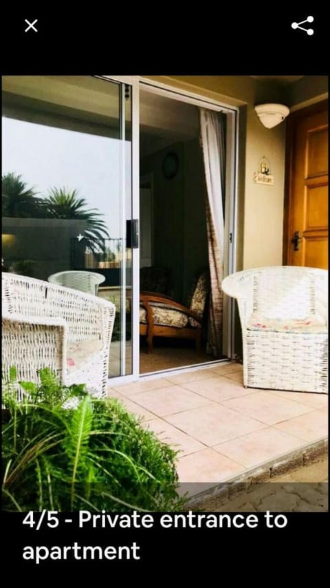 Patio, Facade/entrance, Balcony/Terrace
