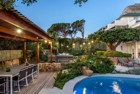 Far Horizons Villa Villa in Camps Bay