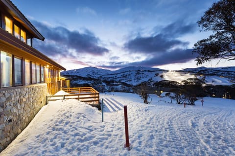 Facade/entrance, Winter, Skiing, View (from property/room), View (from property/room), On site, Mountain view, Location