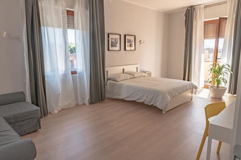 Bed, Photo of the whole room