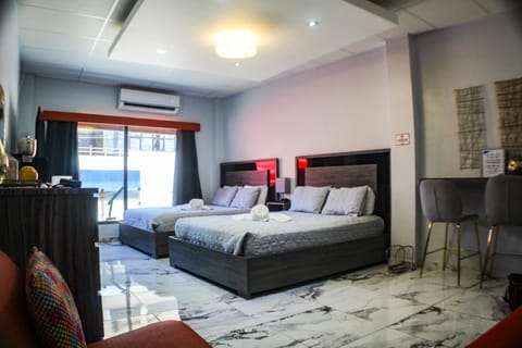 Bed, Living room, Photo of the whole room, Seating area, Bedroom